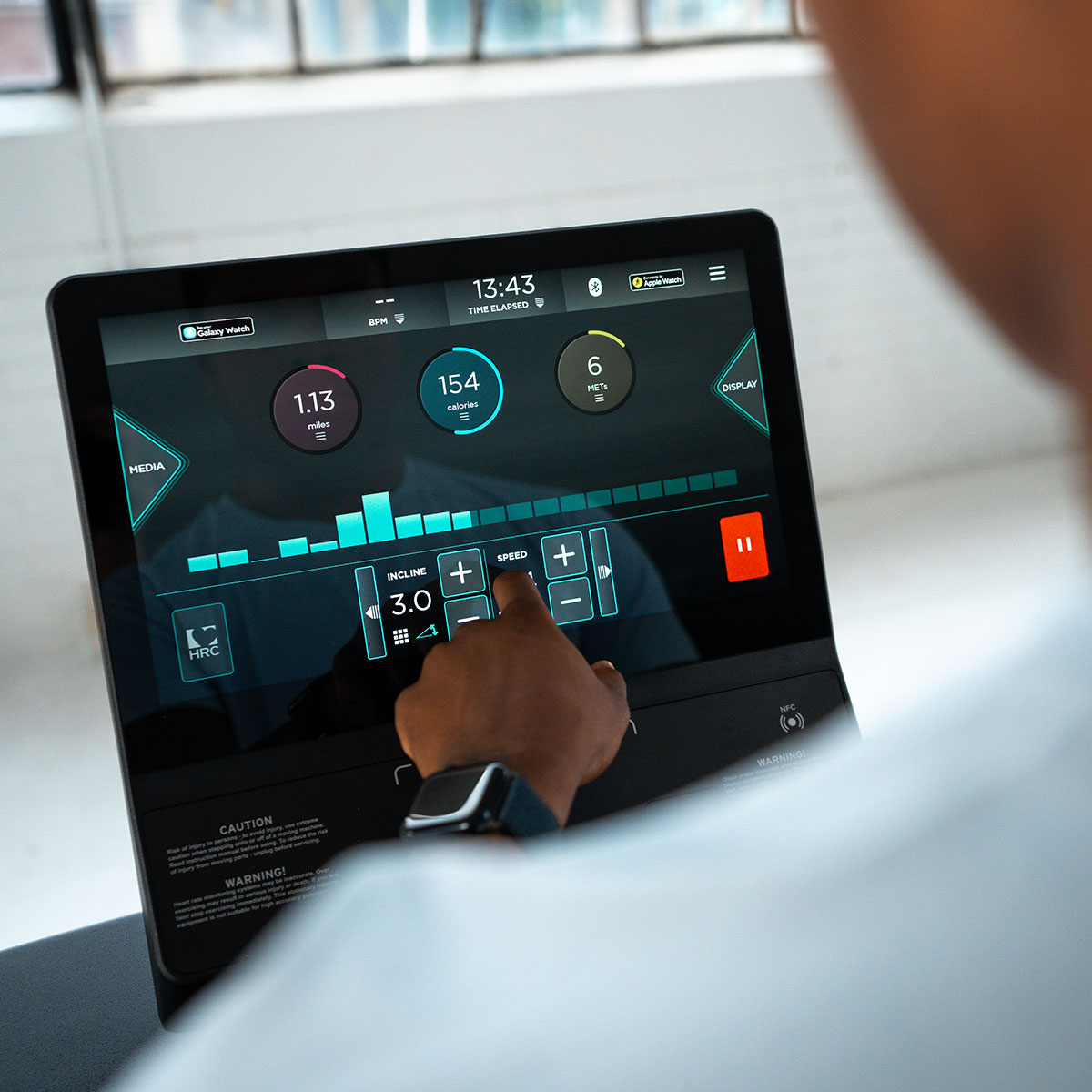 UNITE 16” Touchscreen Console